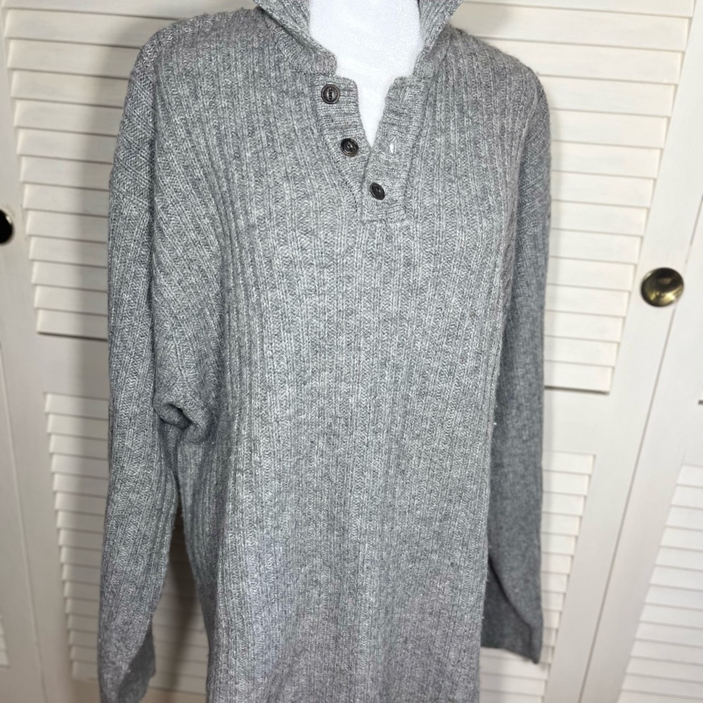 Eddie Bauer 💯 wool sweater grey size large